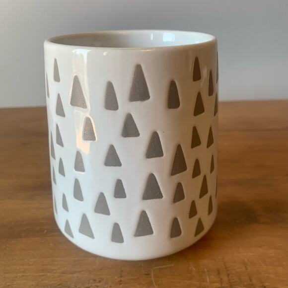 Thyme & Table Coffee Mug Stoneware Triangle Print Ceramic 20oz. White Gray - Picture 3 of 10